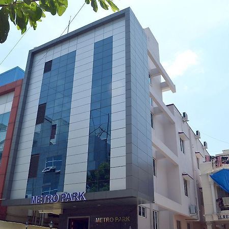 Hotel Metro Park Chennai Esterno foto