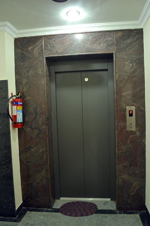 Hotel Metro Park Chennai Esterno foto