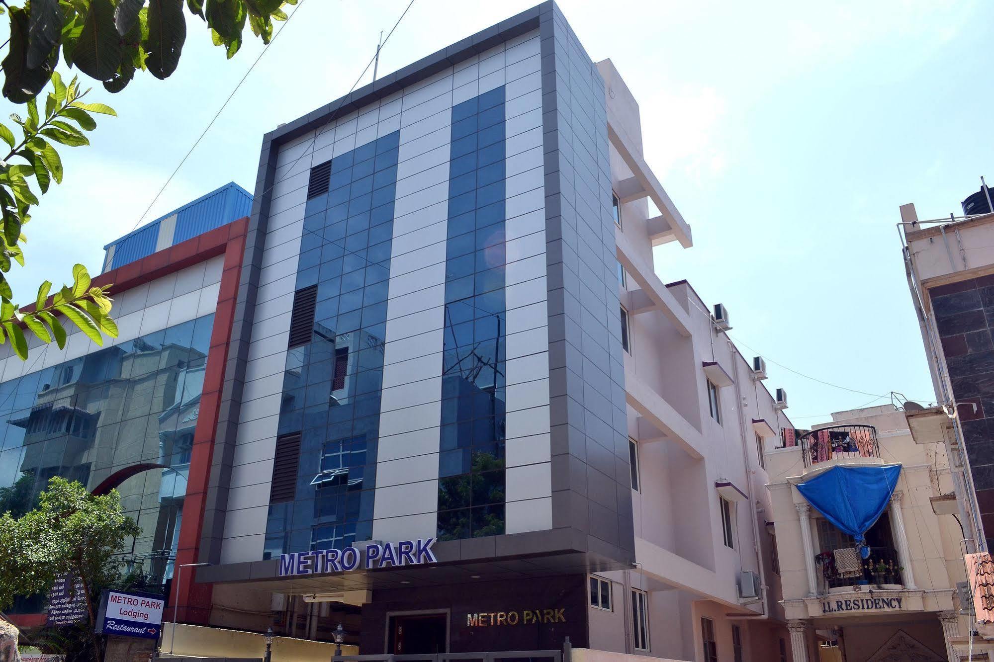 Hotel Metro Park Chennai Esterno foto